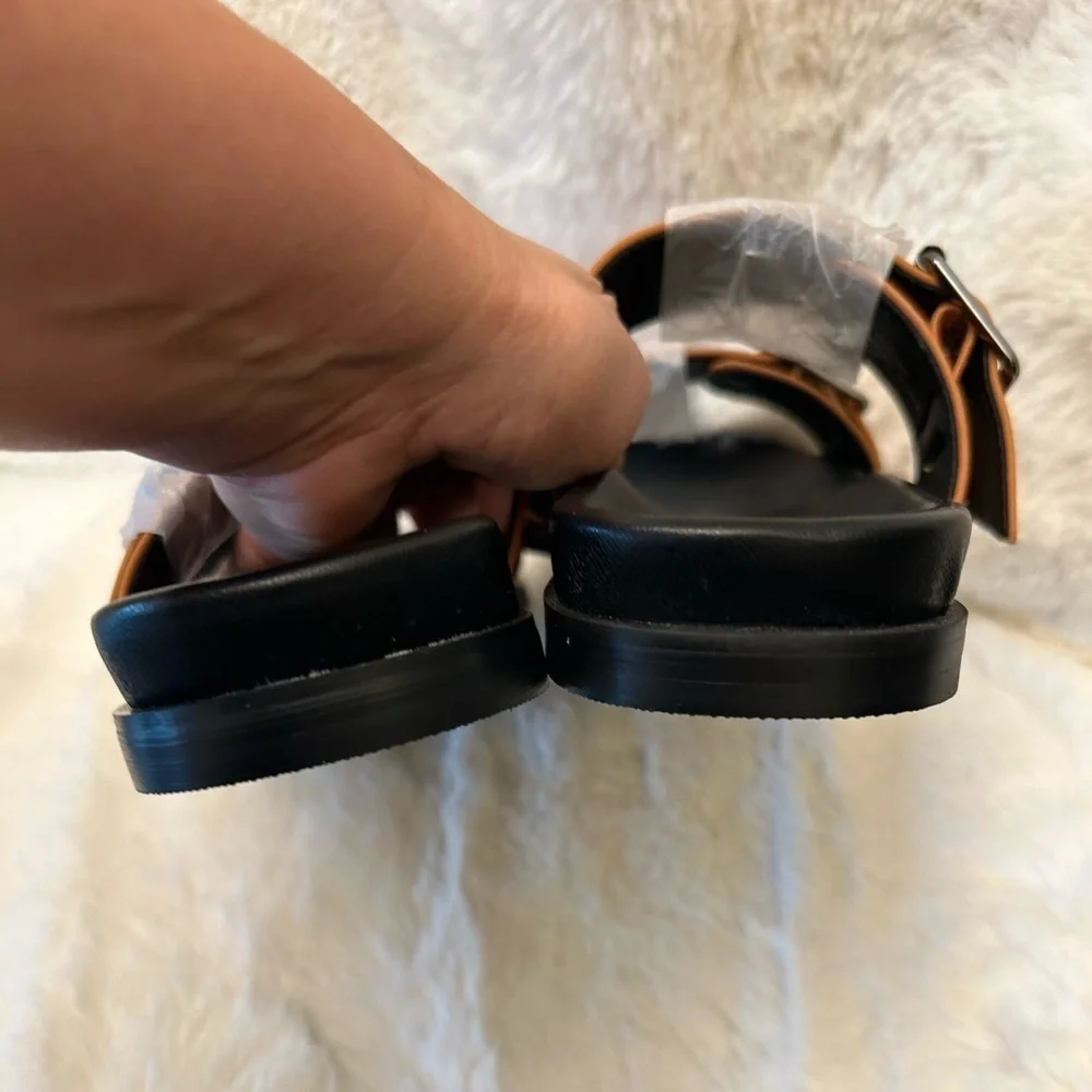 Jane‎ and the Shoe Audrey Stylish Black and Tan Sandals NWT Sz-6.5. O